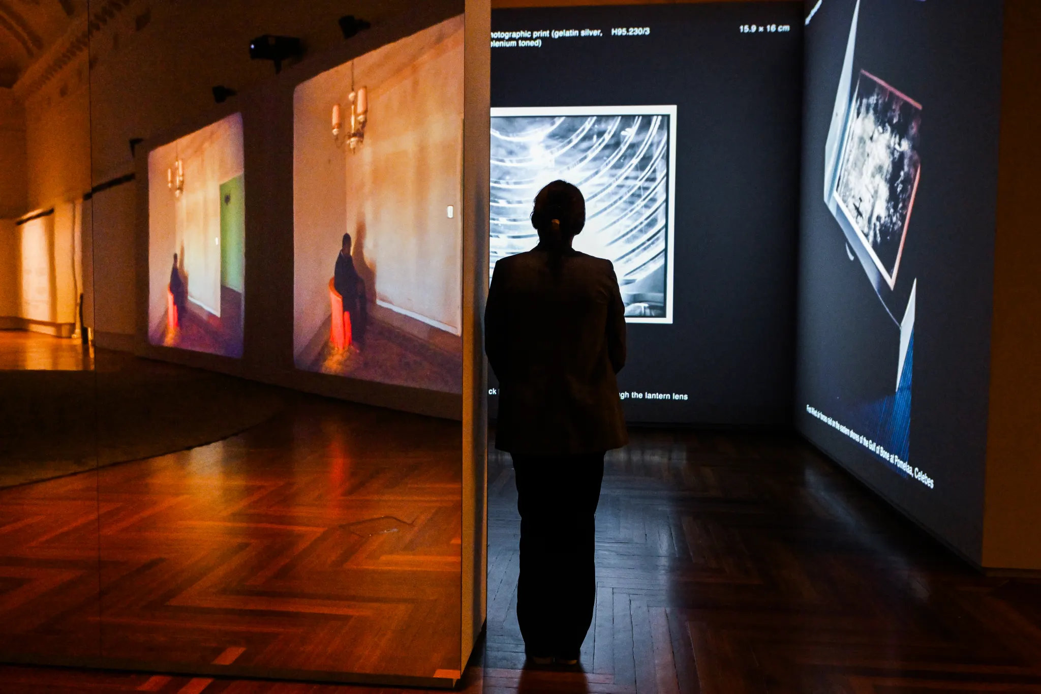 Mirror exhibition installation